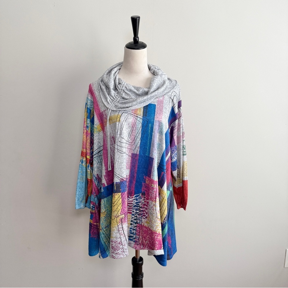 Et Lois Colorful Rainbow Art Paint Splatter Tunic Top Adjustable Cowl Neck